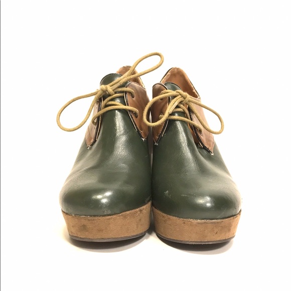 Cooperative green & tan platform laceup shooties - Picture 2 of 6